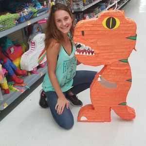 Meet your Posher, Elizabeth